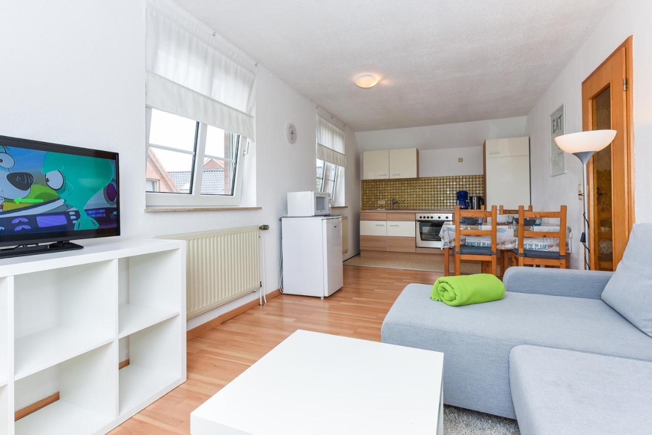 Ferienwohnungen Im Haus Lieblingskoje Neuharlingersiel Exterior photo